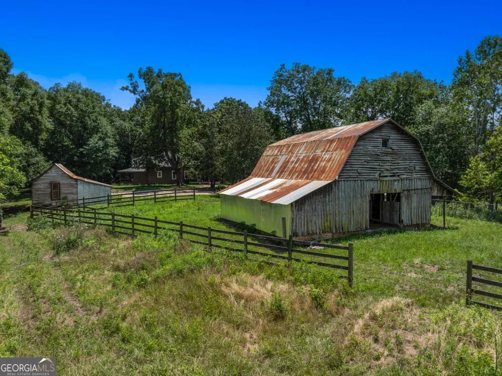 586 Grady School RD Canon, GA 30520