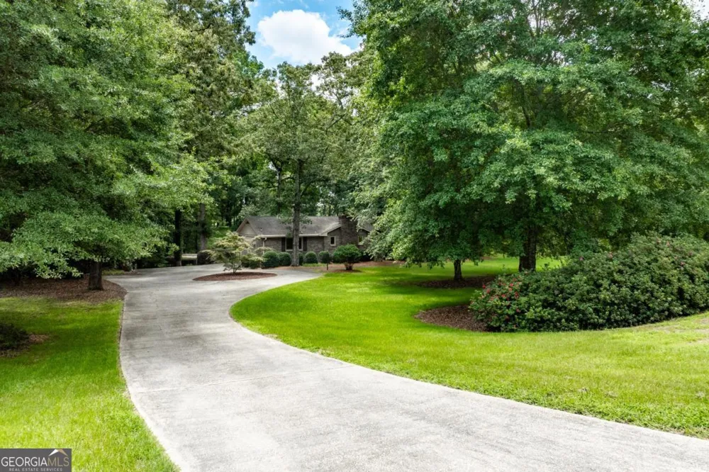 1131 Ednaville RD Braselton, GA 30517