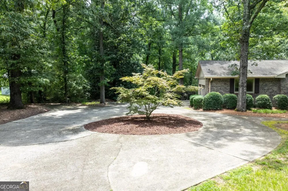 1131 Ednaville RD Braselton, GA 30517