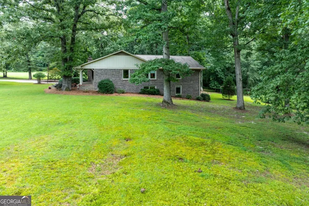 1131 Ednaville RD Braselton, GA 30517