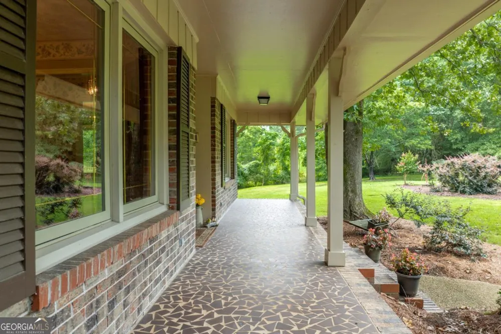 1131 Ednaville RD Braselton, GA 30517