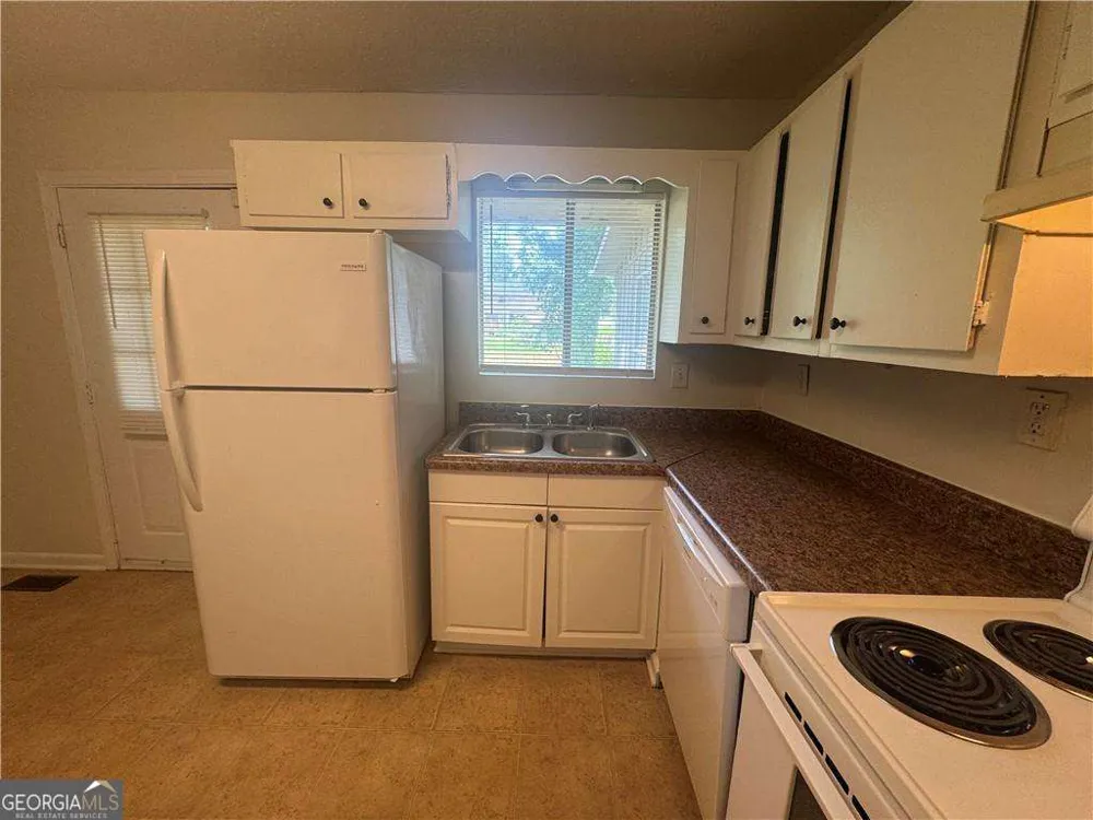 8497 Stonewall Jackson DR Jonesboro, GA 30238