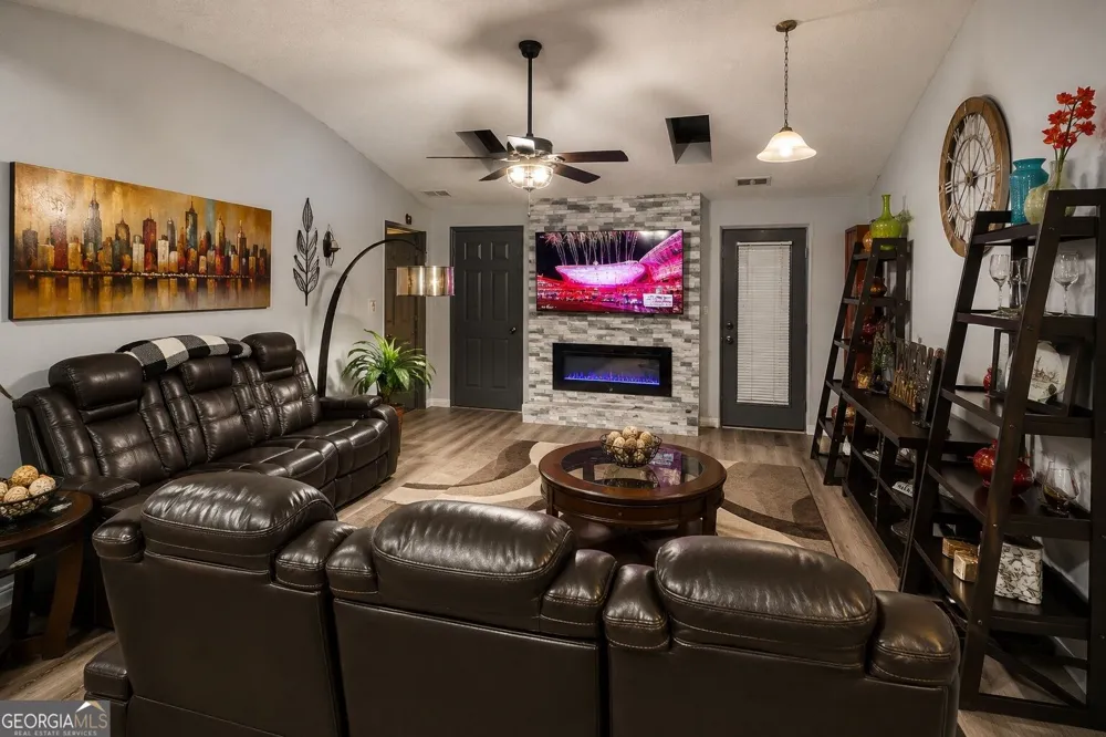 180 Valley Brook TRL Jonesboro, GA 30238