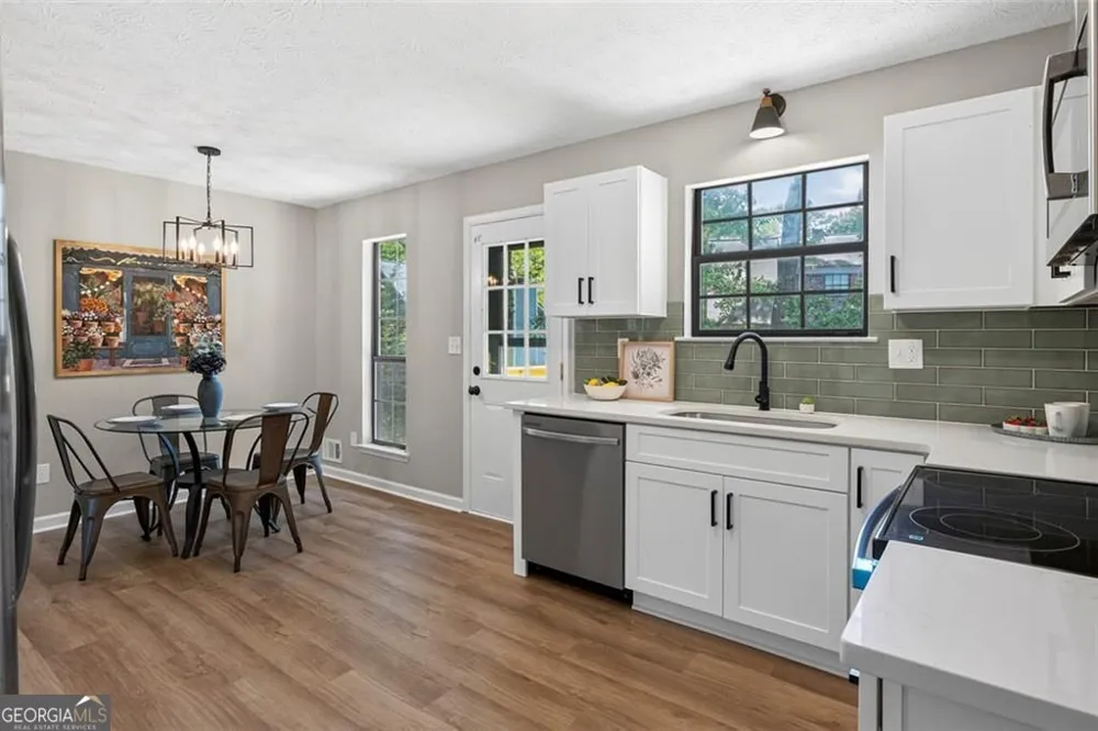 1046 River Bend CT Riverdale, GA 30296