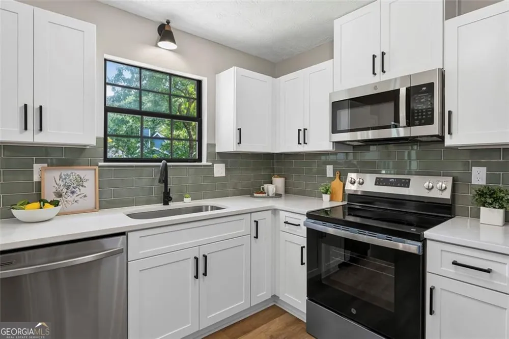 1046 River Bend CT Riverdale, GA 30296
