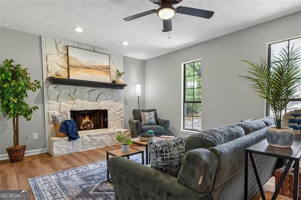 1046 River Bend CT Riverdale, GA 30296