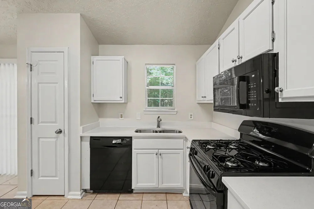529 Bluff CT Woodstock, GA 30188