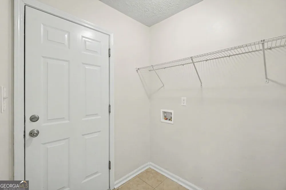 529 Bluff CT Woodstock, GA 30188
