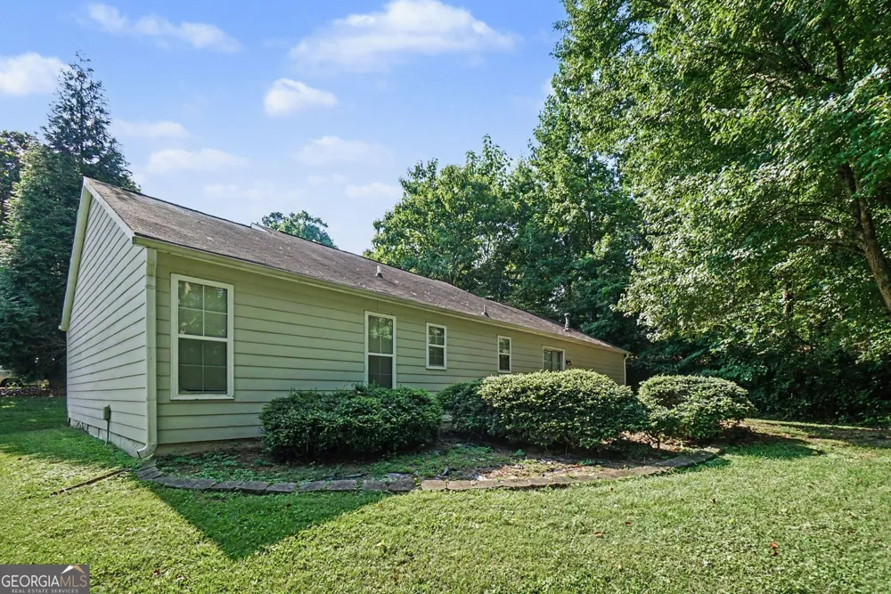 529 Bluff CT Woodstock, GA 30188