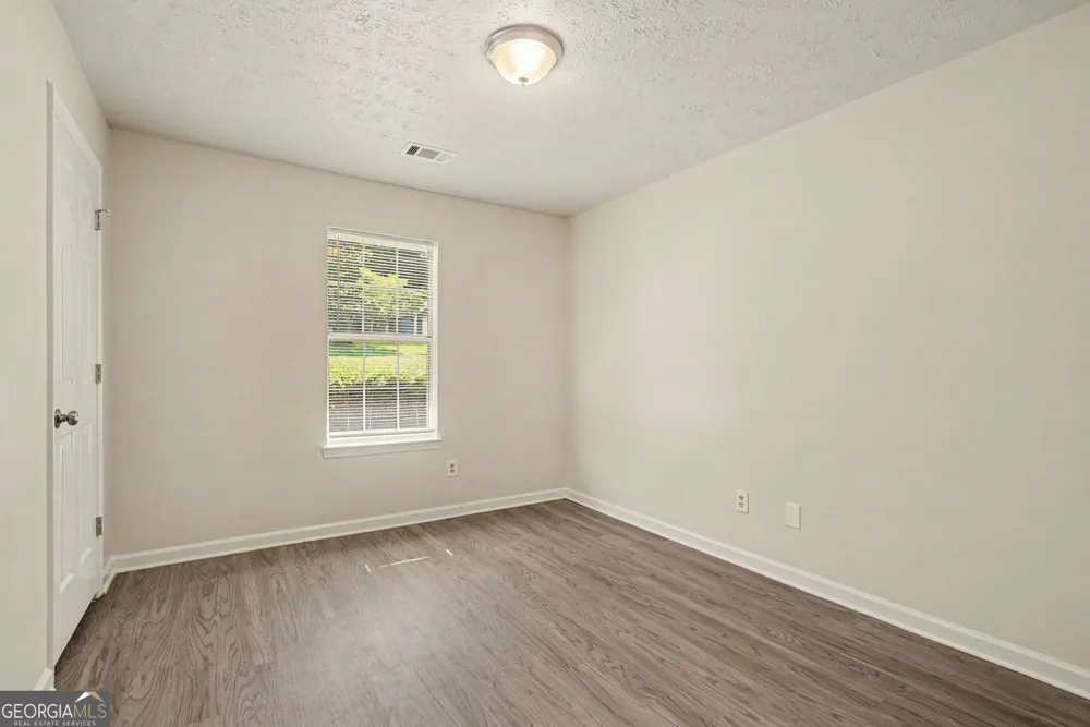 529 Bluff CT Woodstock, GA 30188