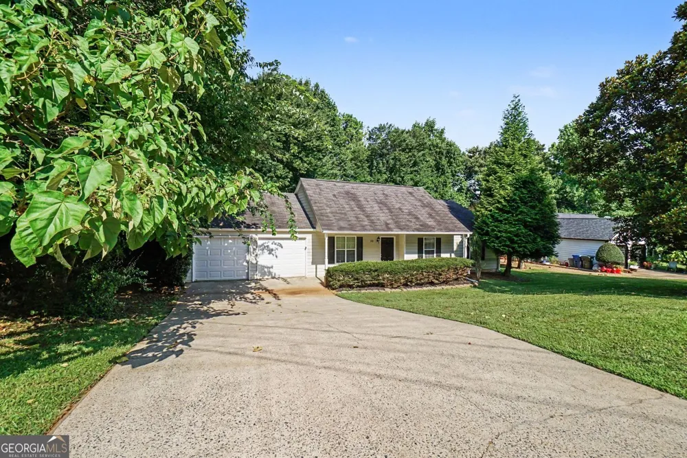529 Bluff CT Woodstock, GA 30188
