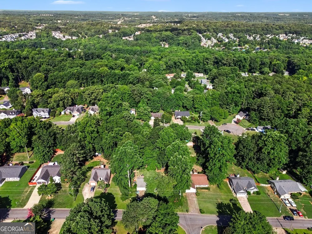 529 Bluff CT Woodstock, GA 30188