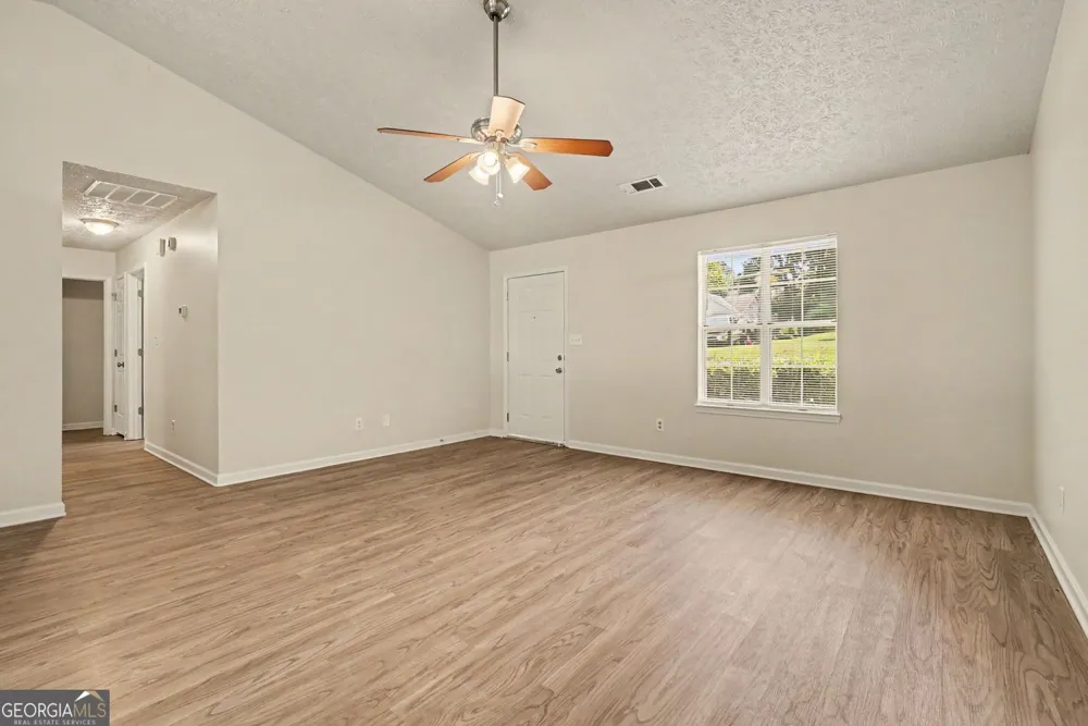 529 Bluff CT Woodstock, GA 30188