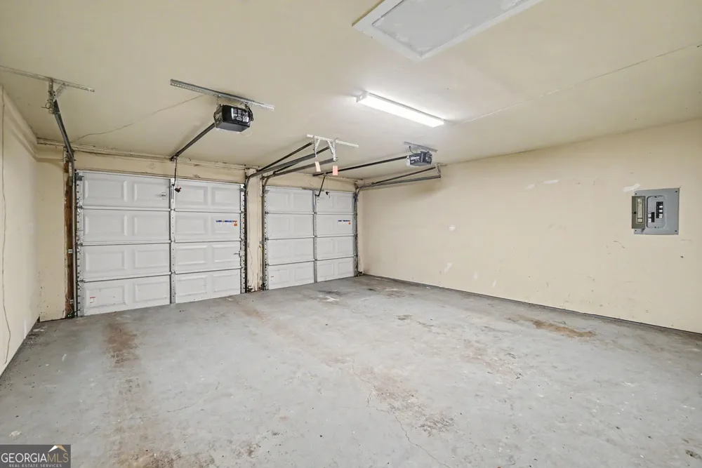 529 Bluff CT Woodstock, GA 30188