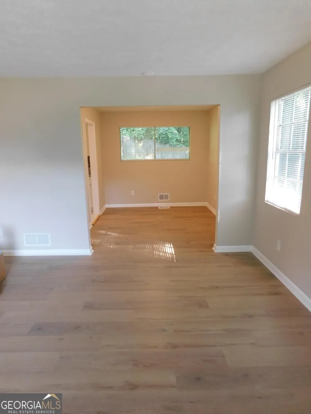 6740 Cambridge DR Rex, GA 30273
