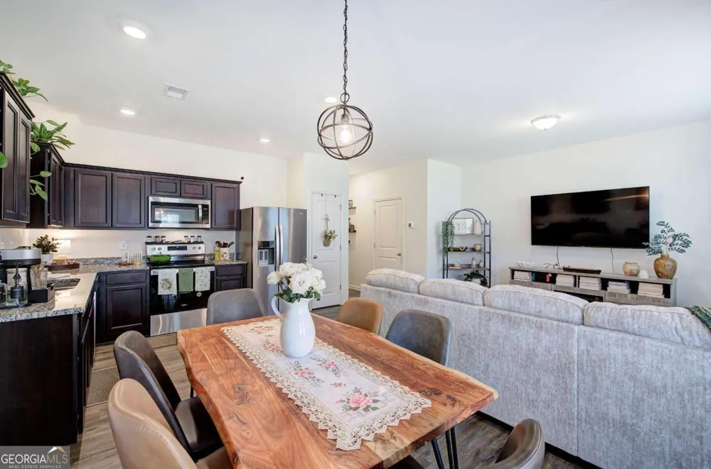 208 Grand Central WAY Cartersville, GA 30120