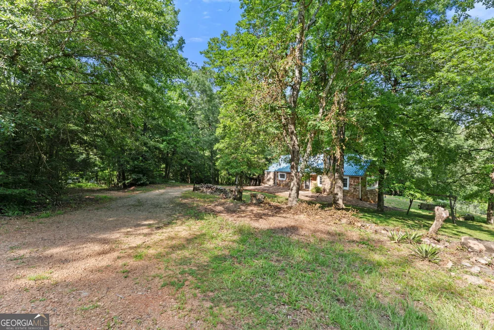 973 Floyd RD Danielsville, GA 30633