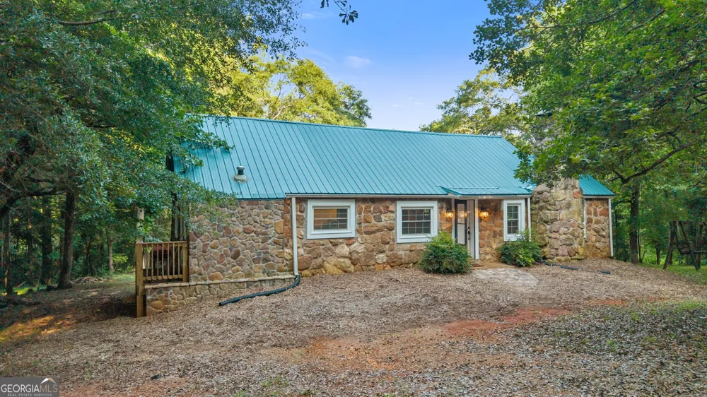 973 Floyd RD Danielsville, GA 30633