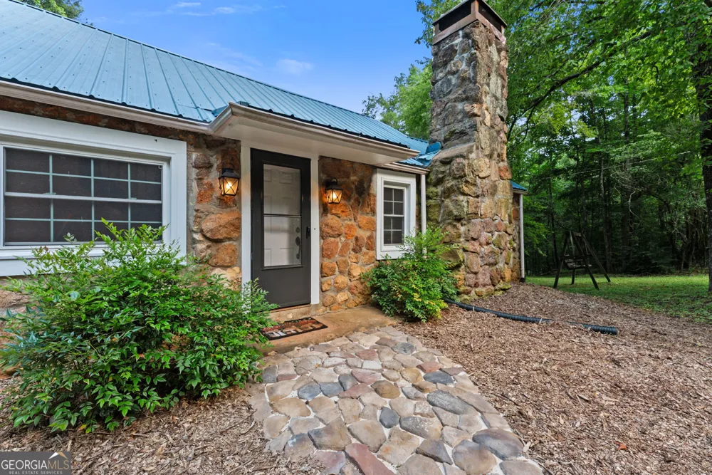 973 Floyd RD Danielsville, GA 30633