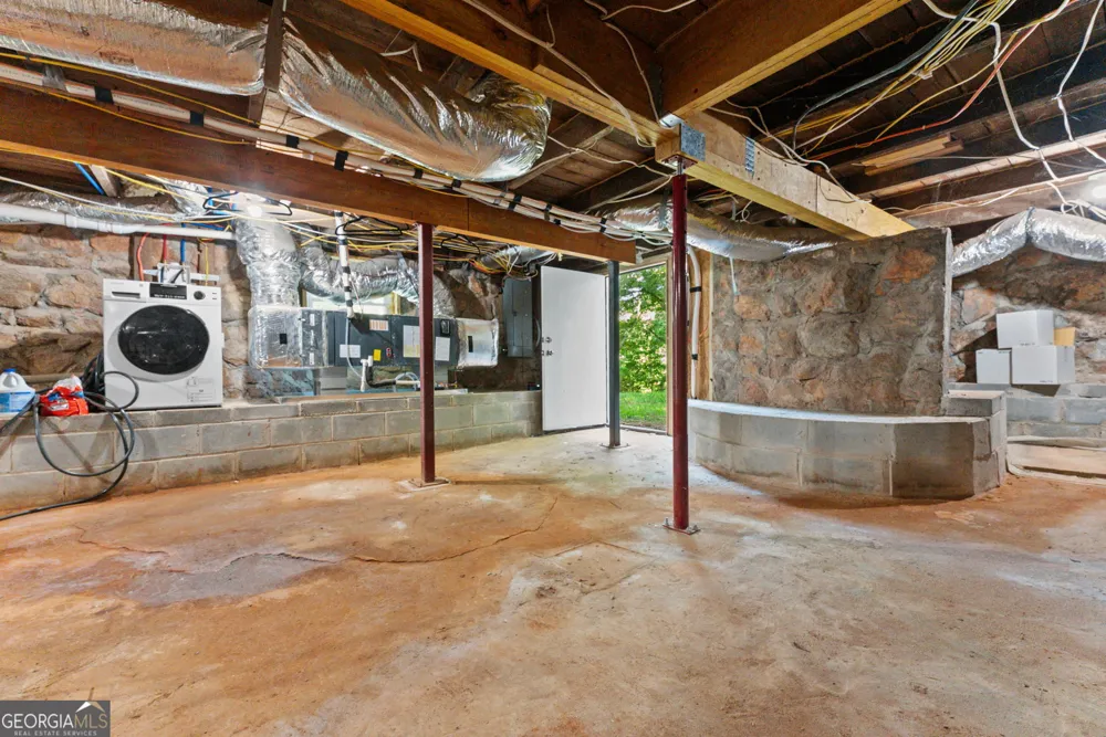 973 Floyd RD Danielsville, GA 30633