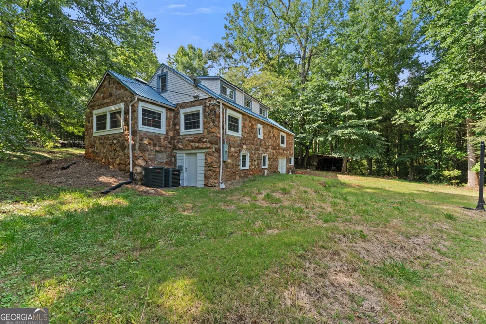 973 Floyd RD Danielsville, GA 30633