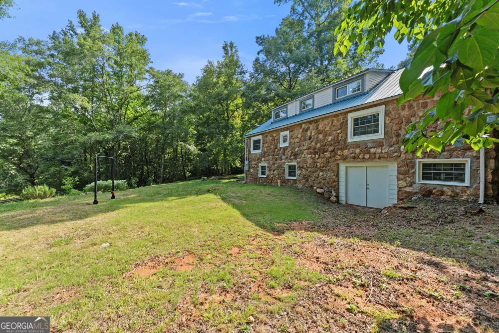 973 Floyd RD Danielsville, GA 30633