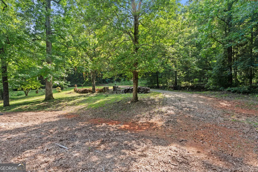 973 Floyd RD Danielsville, GA 30633