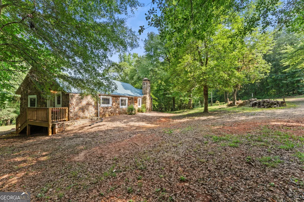 973 Floyd RD Danielsville, GA 30633