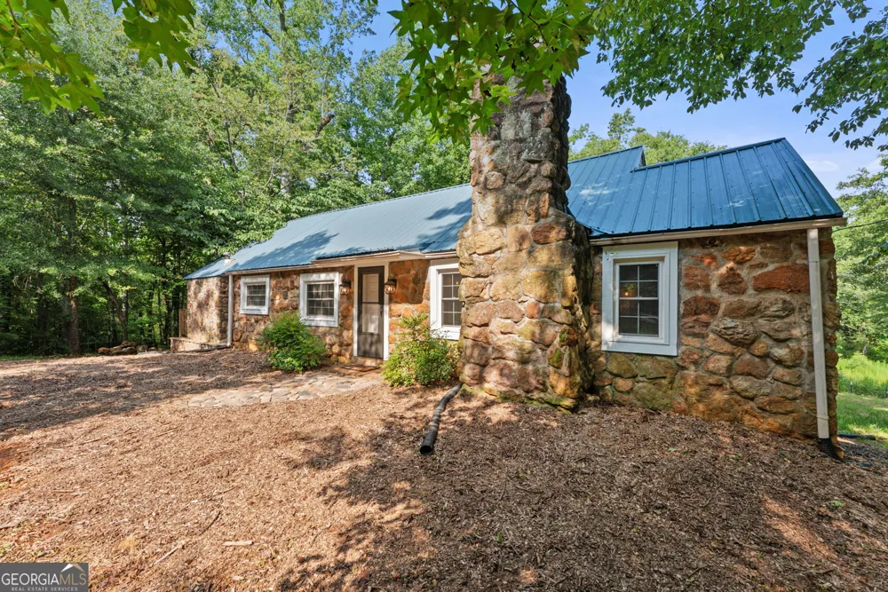 973 Floyd RD Danielsville, GA 30633
