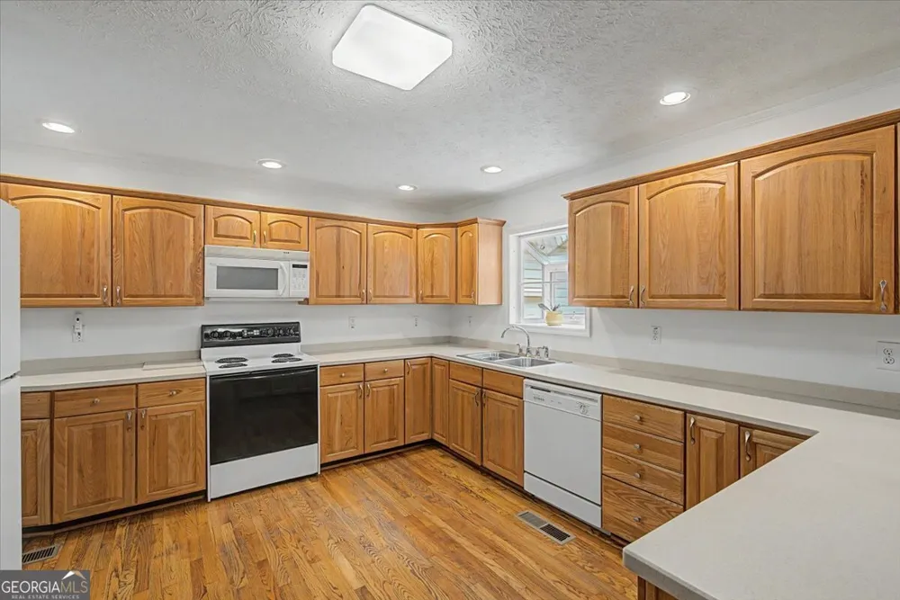596 Morningside DR Hiram, GA 30141