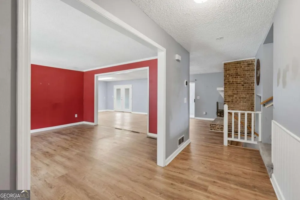 4362 White Oak DR Buford, GA 30518