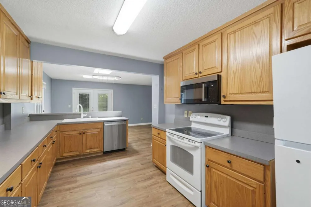 4362 White Oak DR Buford, GA 30518