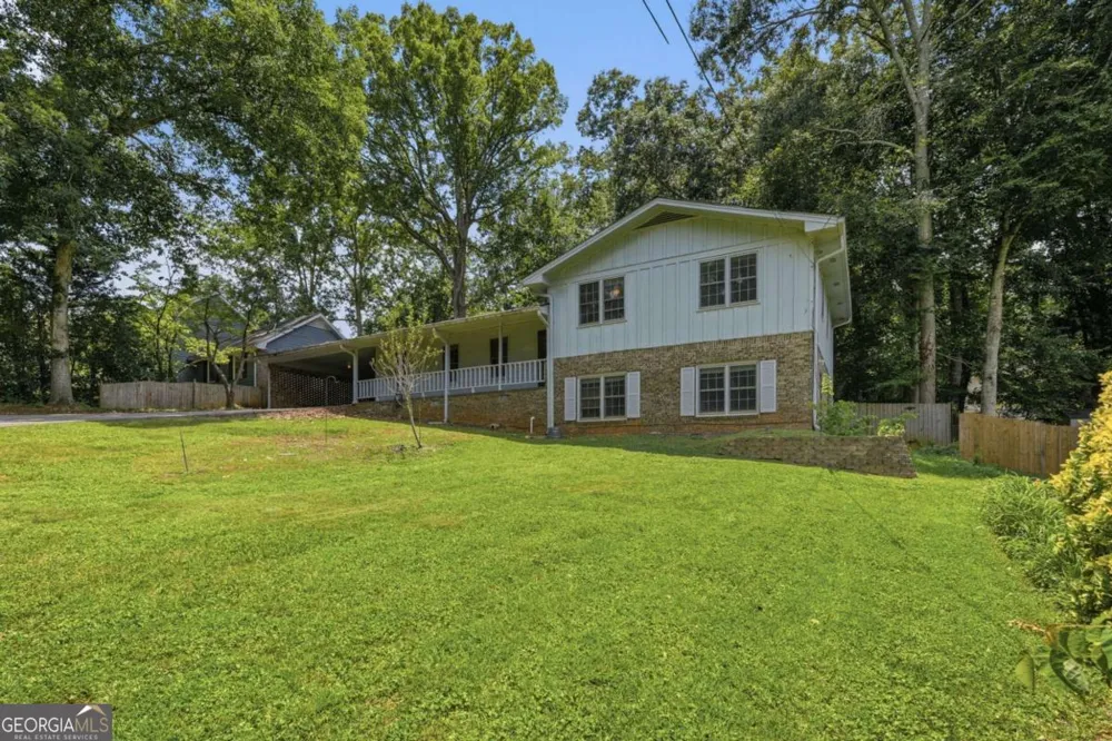 4362 White Oak DR Buford, GA 30518