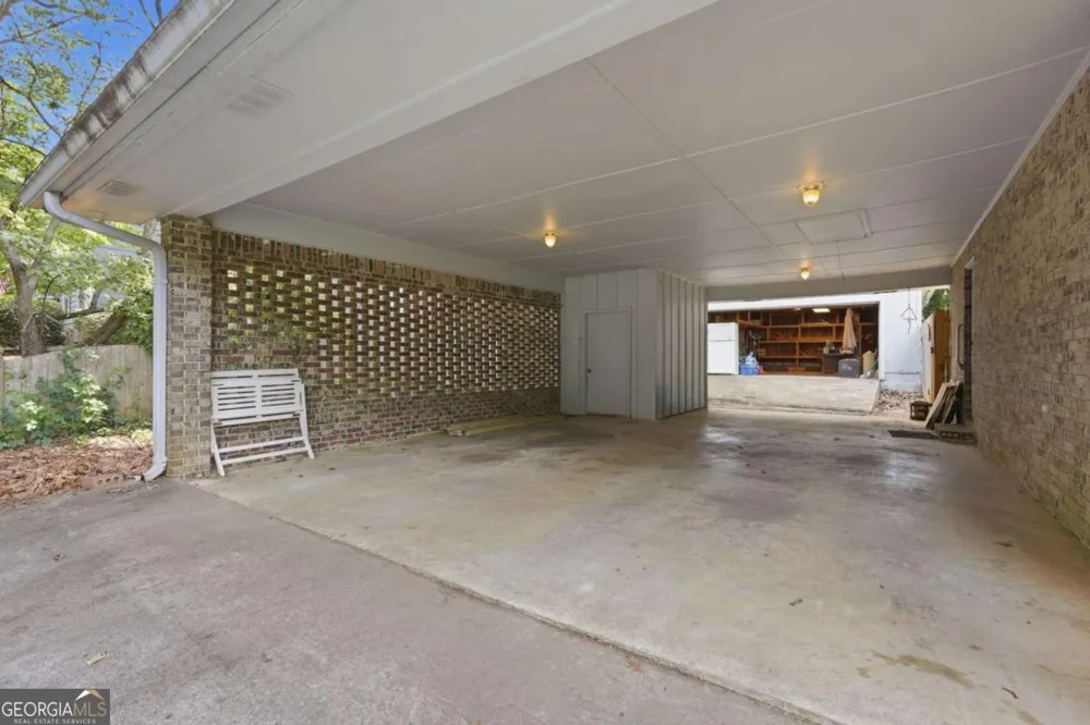 4362 White Oak DR Buford, GA 30518
