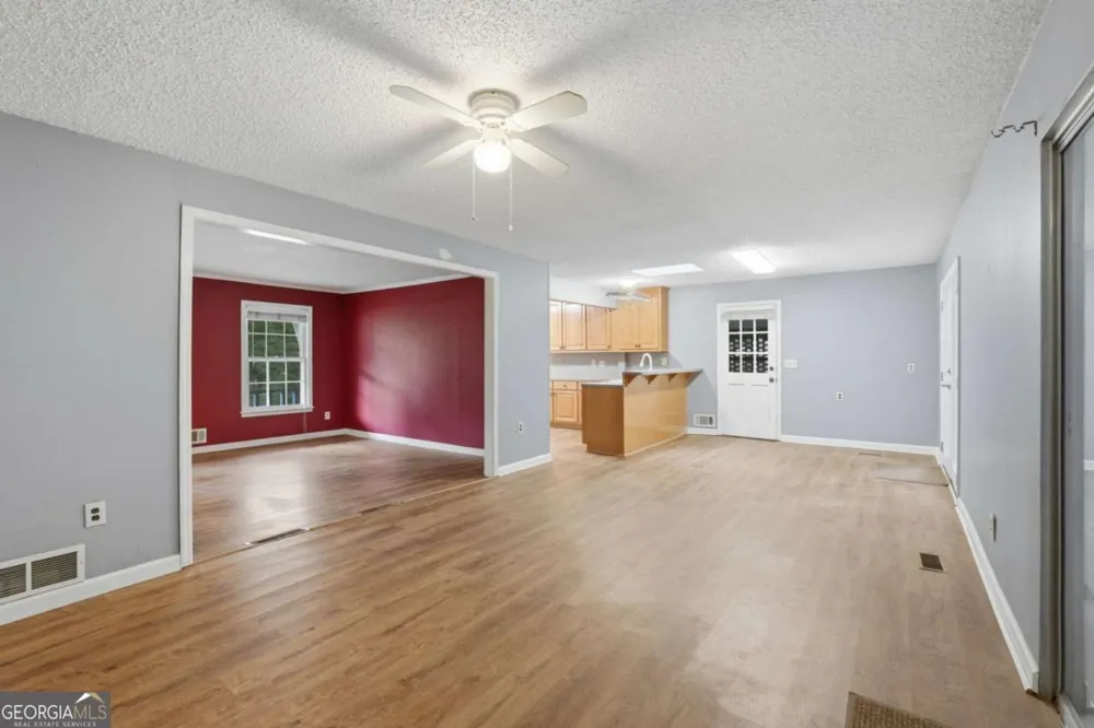 4362 White Oak DR Buford, GA 30518