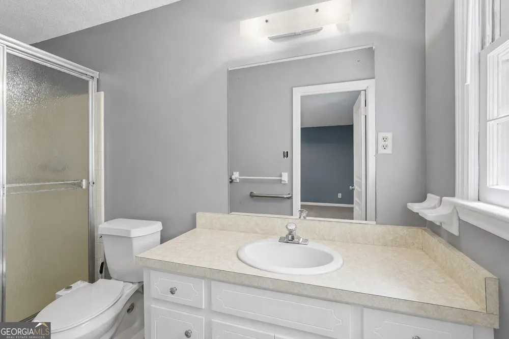 4362 White Oak DR Buford, GA 30518