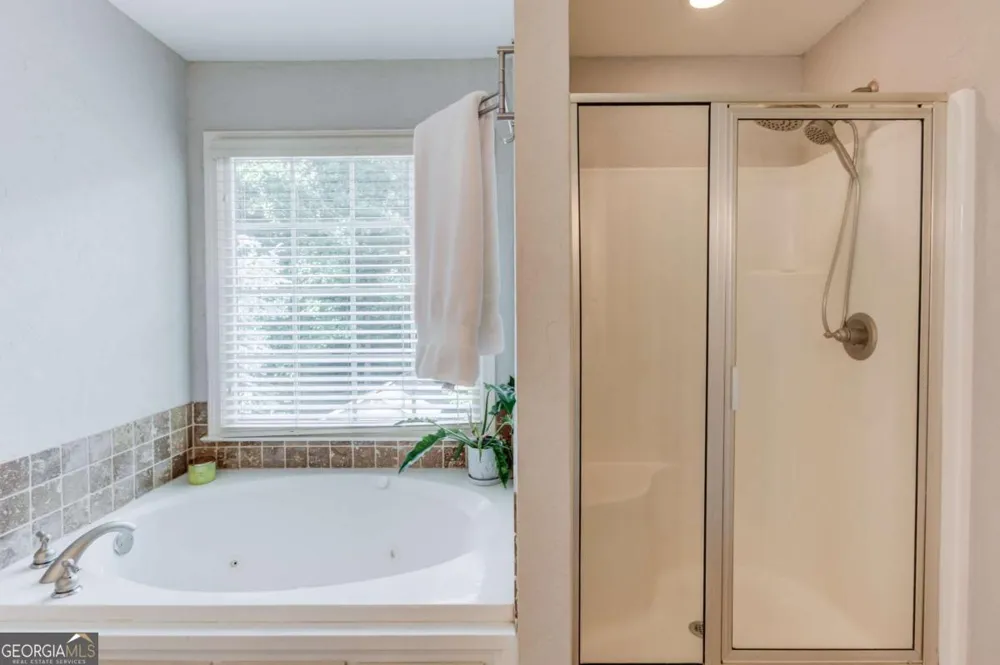 818 Oakridge TER Loganville, GA 30052