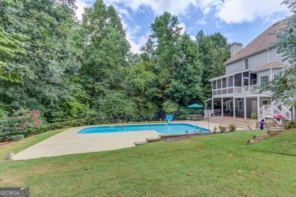 818 Oakridge TER Loganville, GA 30052