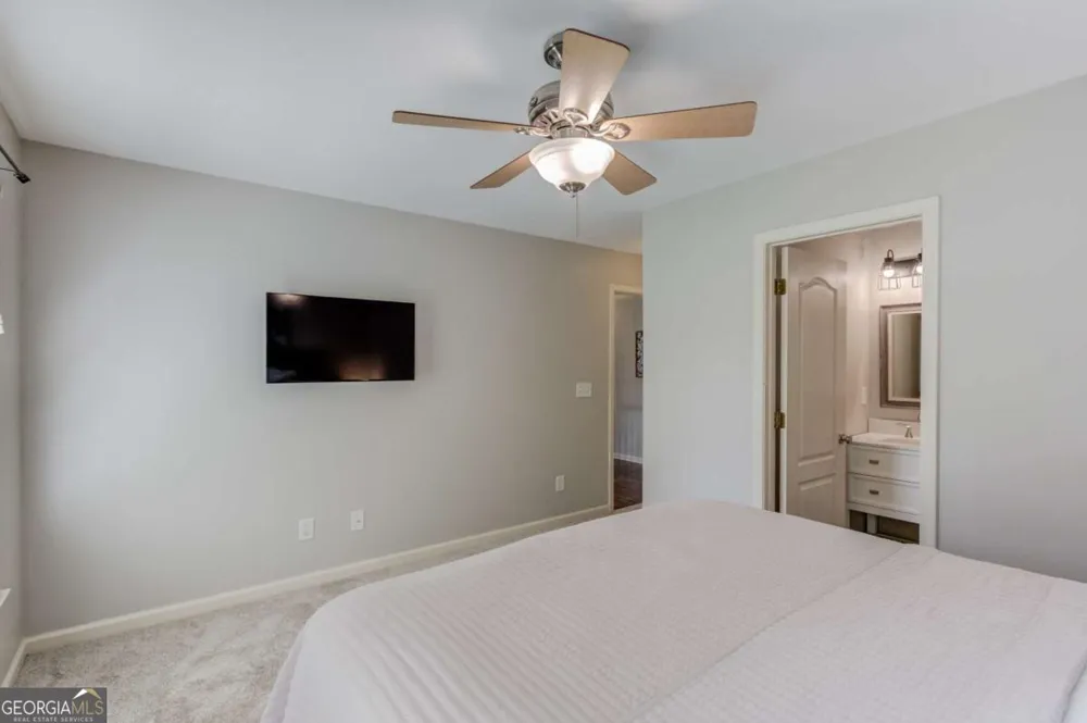 818 Oakridge TER Loganville, GA 30052