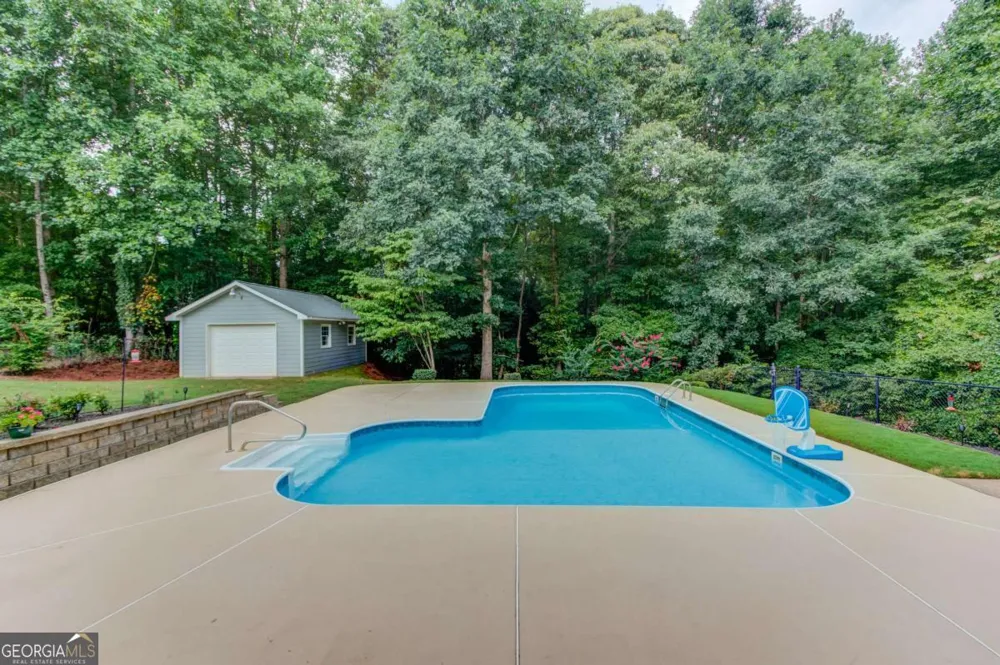 818 Oakridge TER Loganville, GA 30052