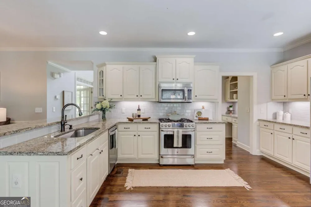 818 Oakridge TER Loganville, GA 30052