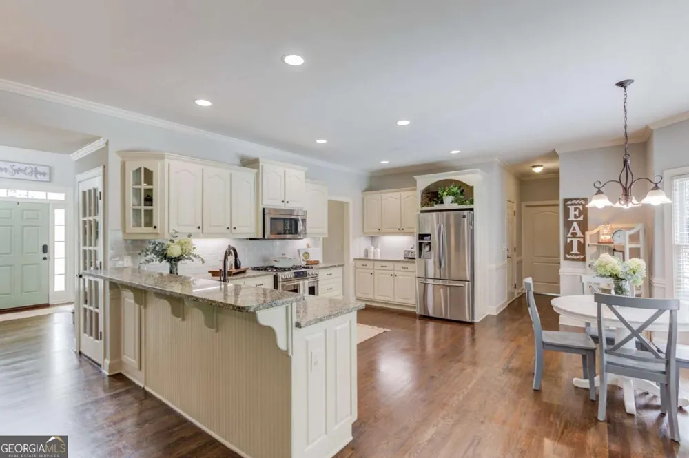 818 Oakridge TER Loganville, GA 30052