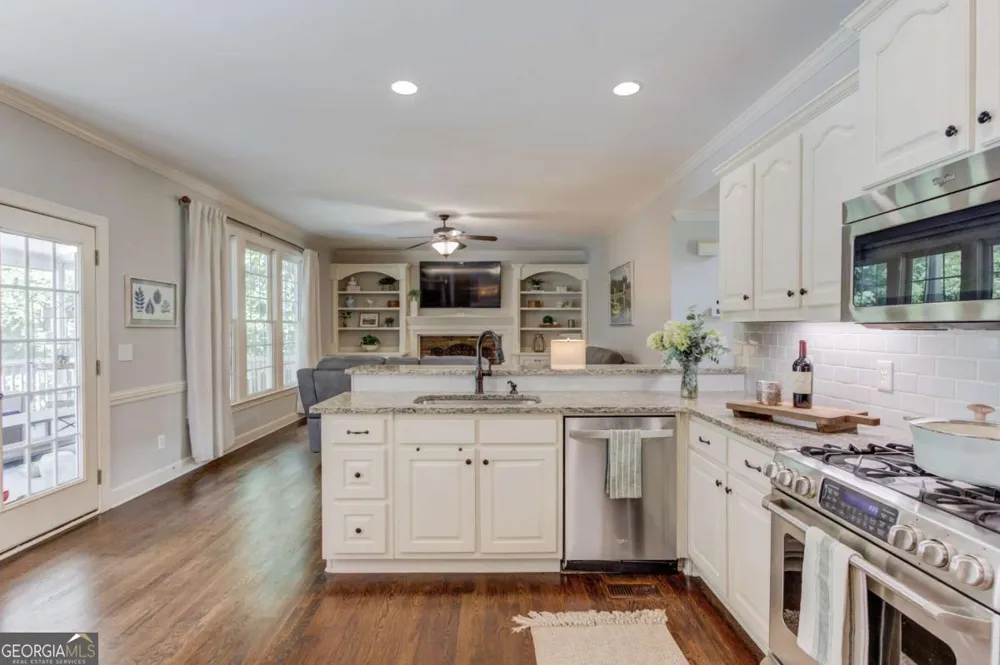 818 Oakridge TER Loganville, GA 30052