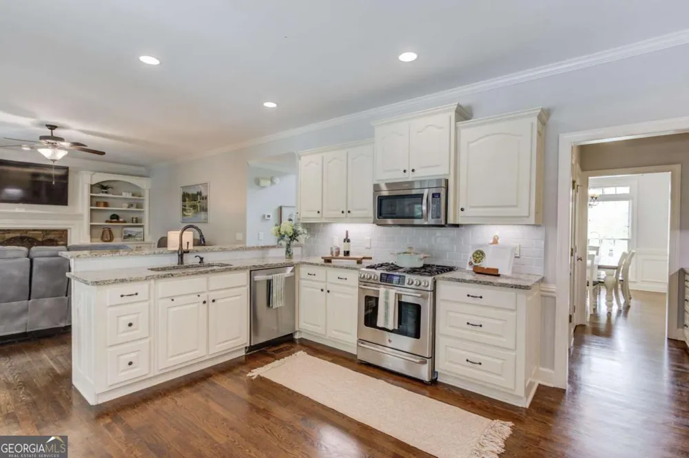 818 Oakridge TER Loganville, GA 30052