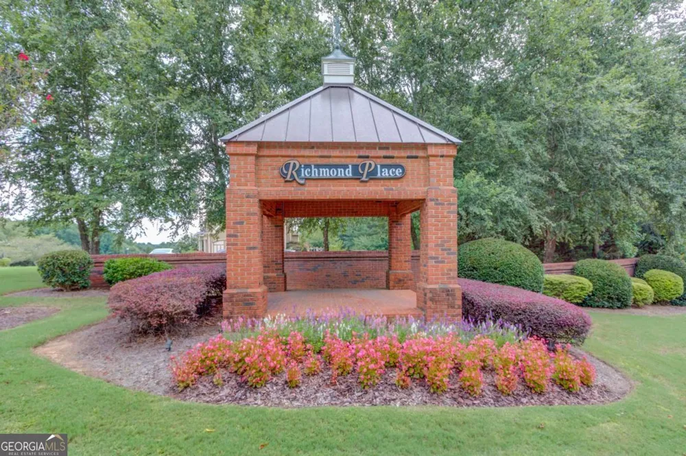 818 Oakridge TER Loganville, GA 30052