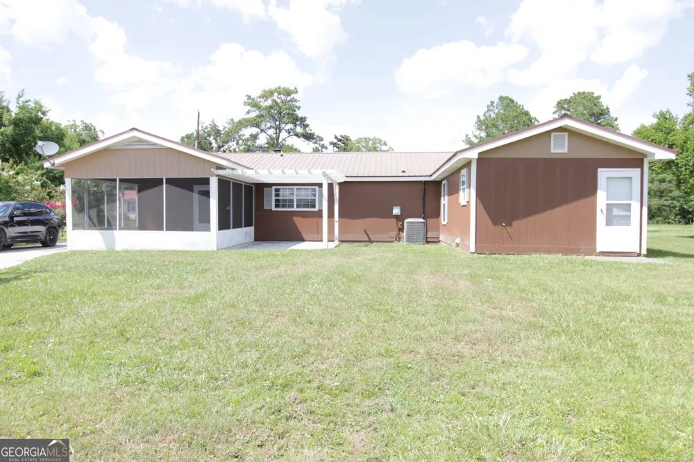 1925 Elaine AVE Waycross, GA 31503