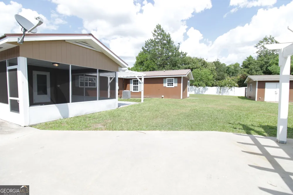 1925 Elaine AVE Waycross, GA 31503