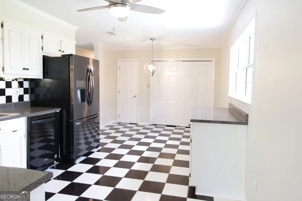 1925 Elaine AVE Waycross, GA 31503