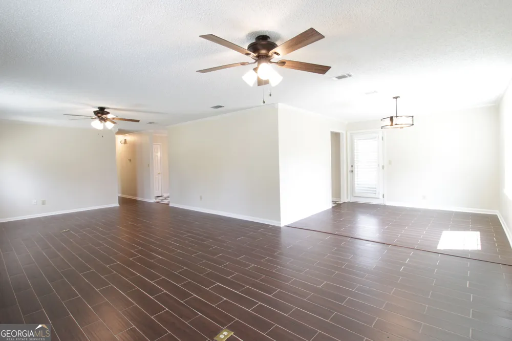 1925 Elaine AVE Waycross, GA 31503