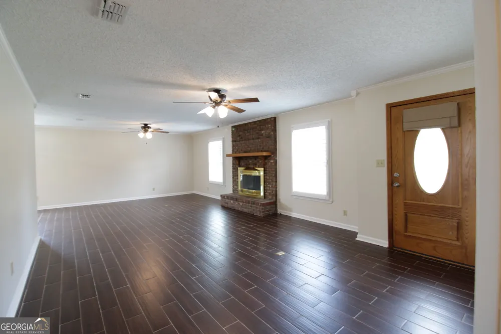 1925 Elaine AVE Waycross, GA 31503
